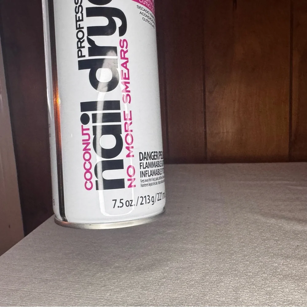 Onyx White Can with Bright Pink Cap Nail Dryer Spray - Picture 2 of 4